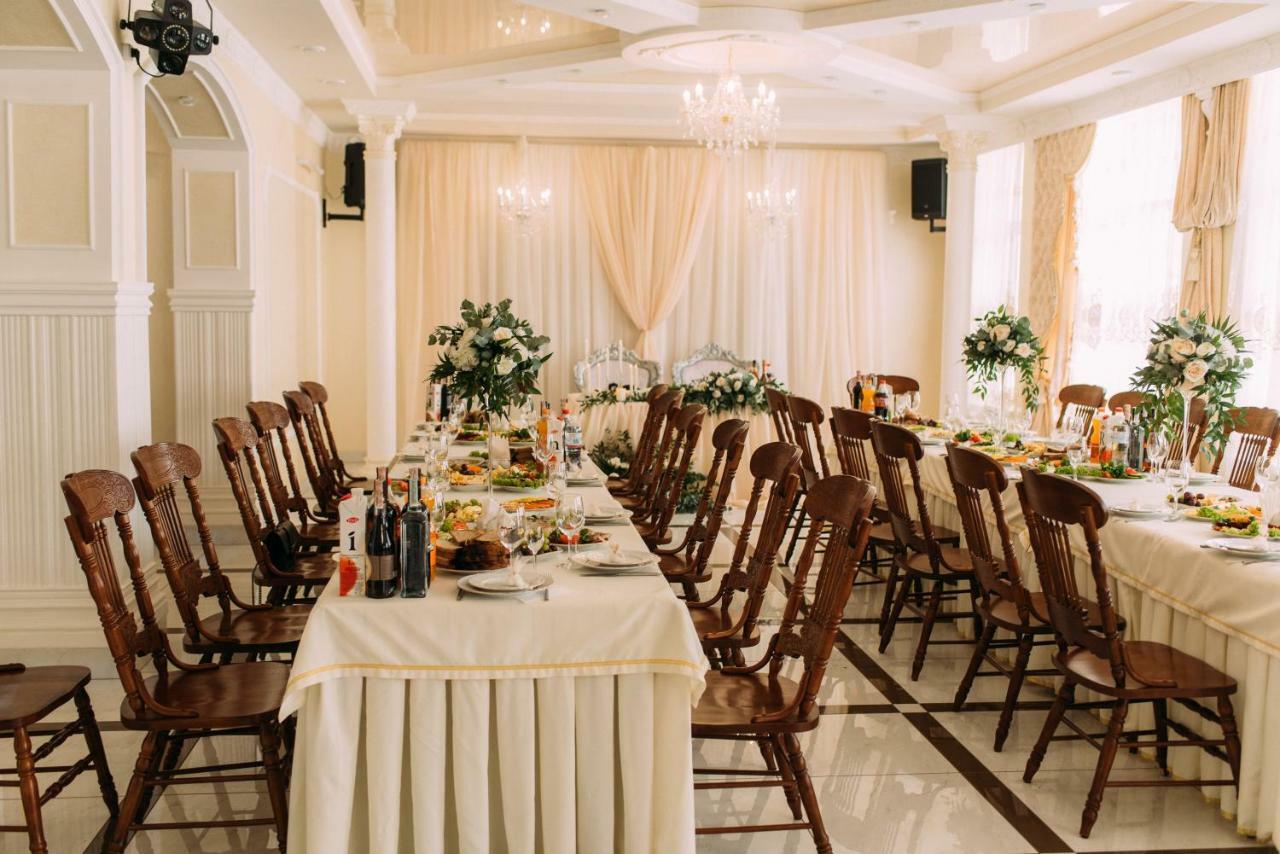 Hotel Korona Kolybayevka Buitenkant foto