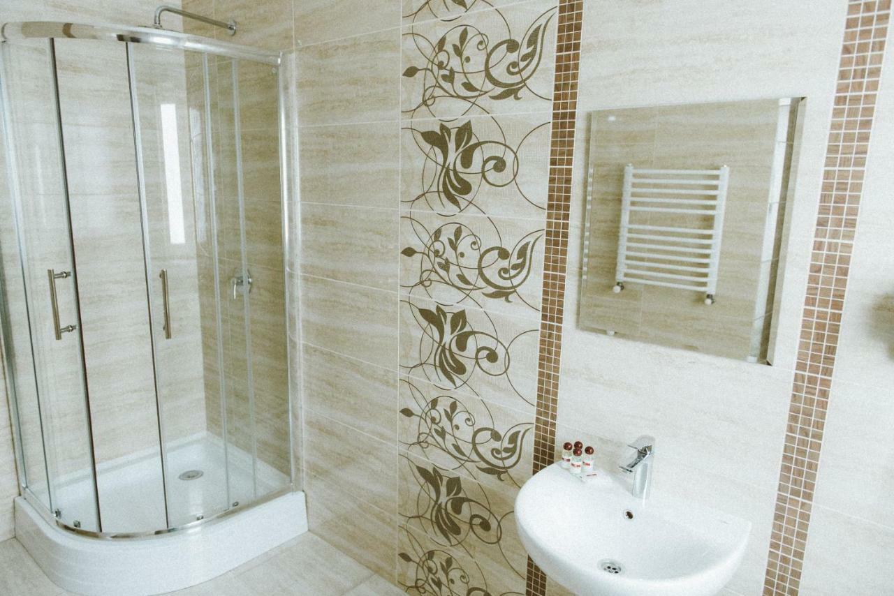 Hotel Korona Kolybayevka Buitenkant foto